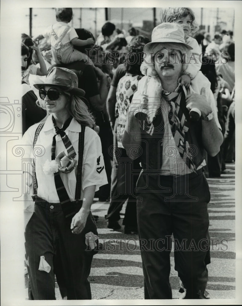 1975 Crowd at Argus Carnival  - Historic Images