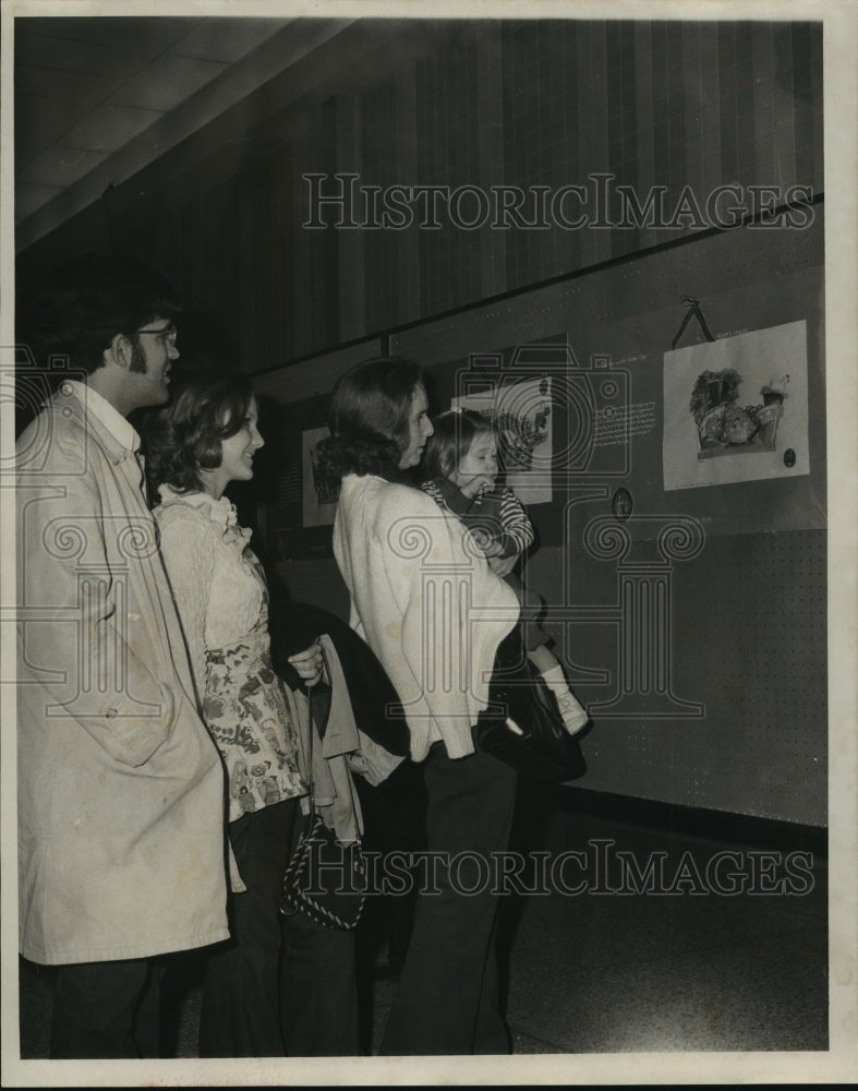 1973 People Viewing Argus Parade Paintings  - Historic Images