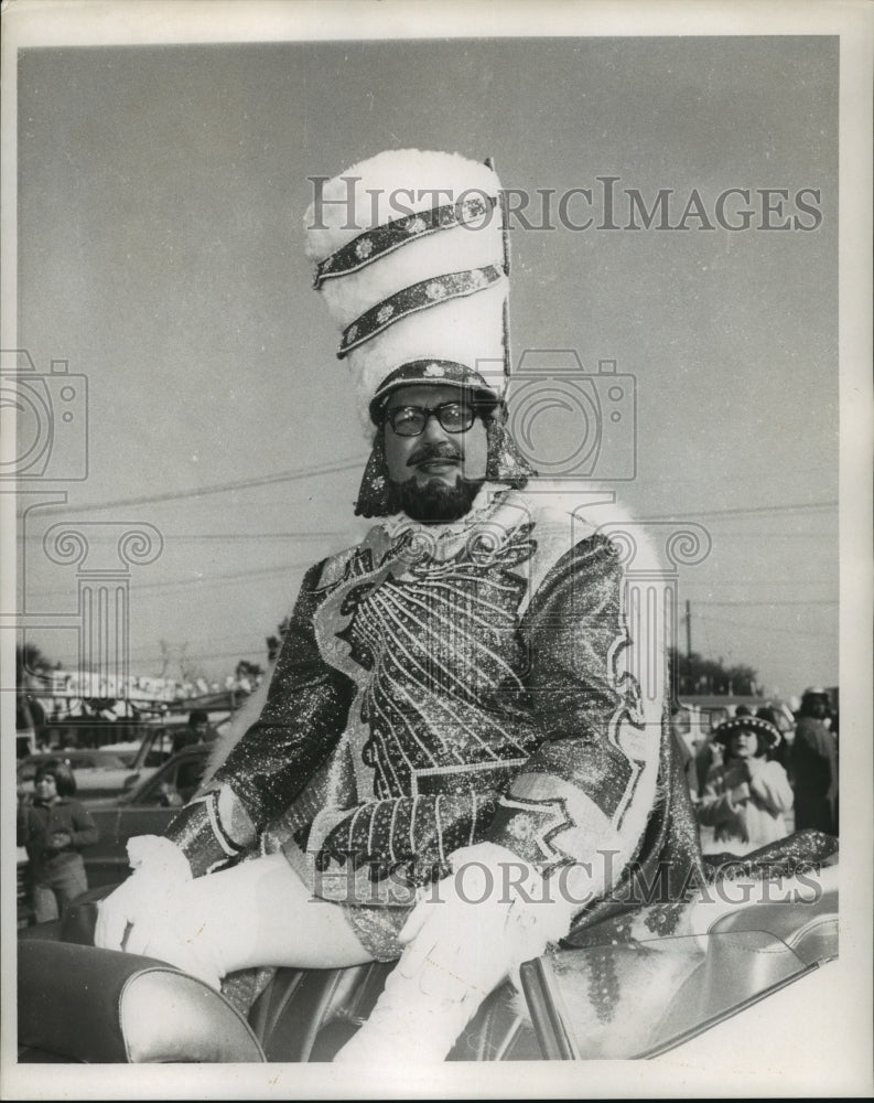 1969 Carnival Parade - Historic Images