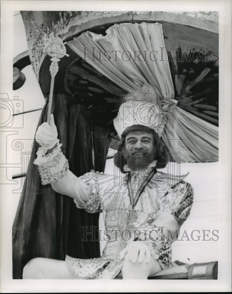 1965 Carnival Parade - Historic Images