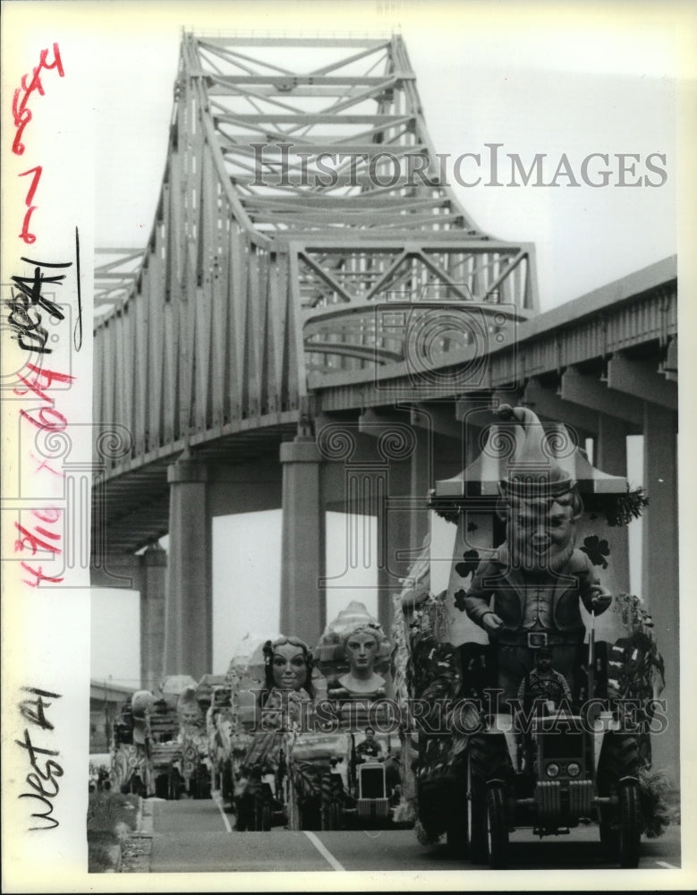 1989 Carnival Parade - Historic Images