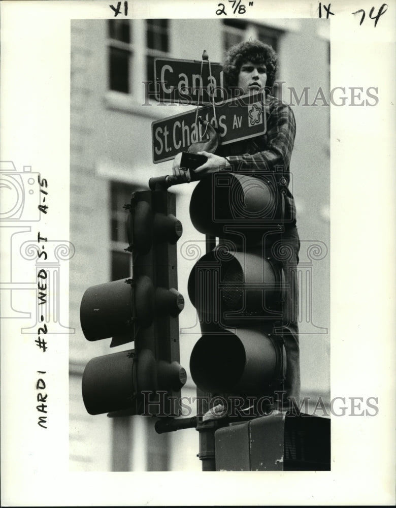 1980 Carnival Parade - Historic Images