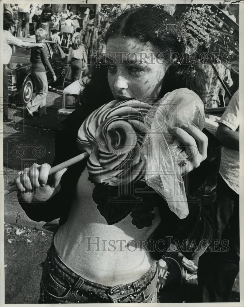 1977 Carnival Masker - Historic Images