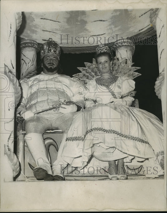 1970 Lead Float Amor Parade King Rodrigues & Queen Nunez  - Historic Images