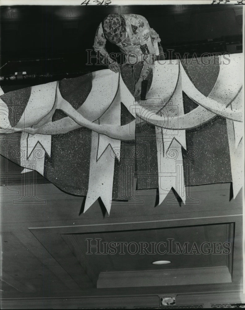 1977 Man Fastening Auditorium Balcony Bunting, Mardi Gras, New Or. - Historic Images