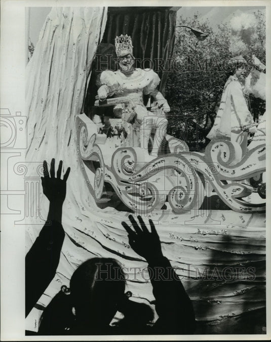 1978 Carnival Parade - Historic Images