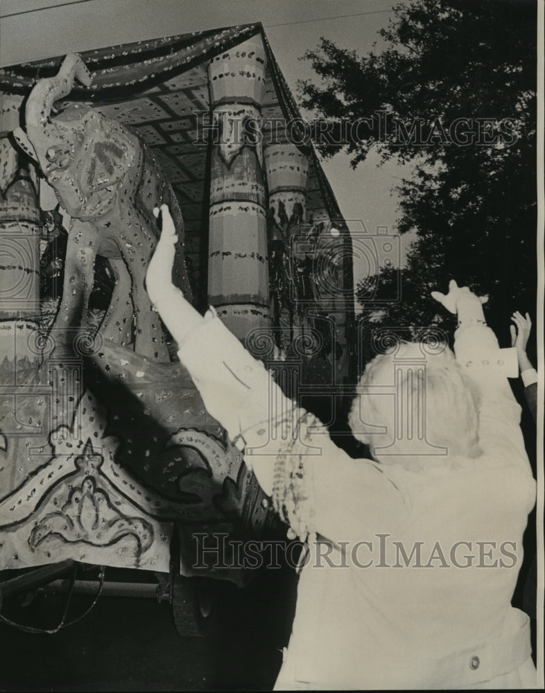 1974 Babylon Parade Mardi Gras Float Decorated With Elephant - Historic Images