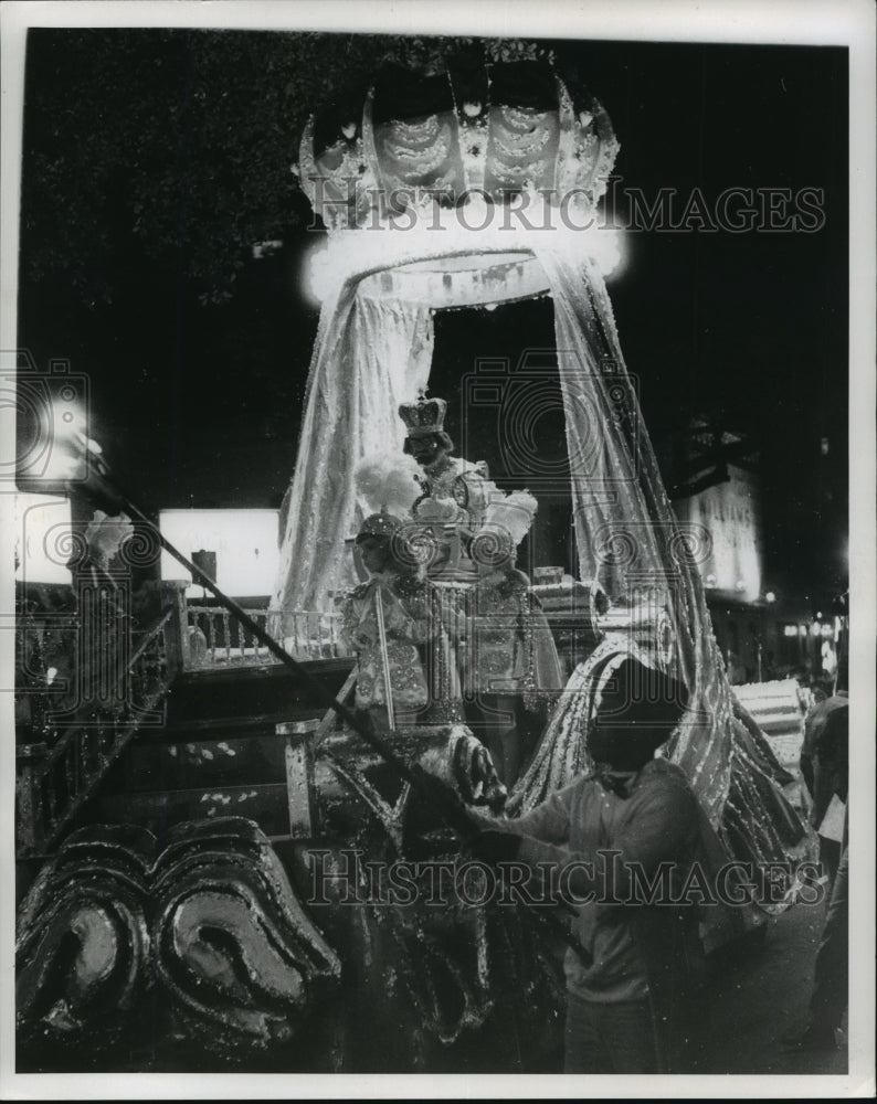 1969 Carnival Parade - Historic Images