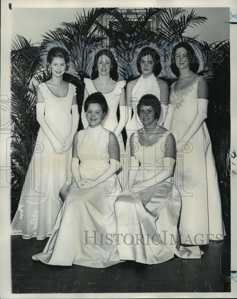 1975 Carnival Ball - Historic Images