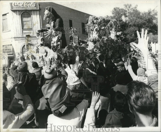 1969 Carnival Parade - Historic Images