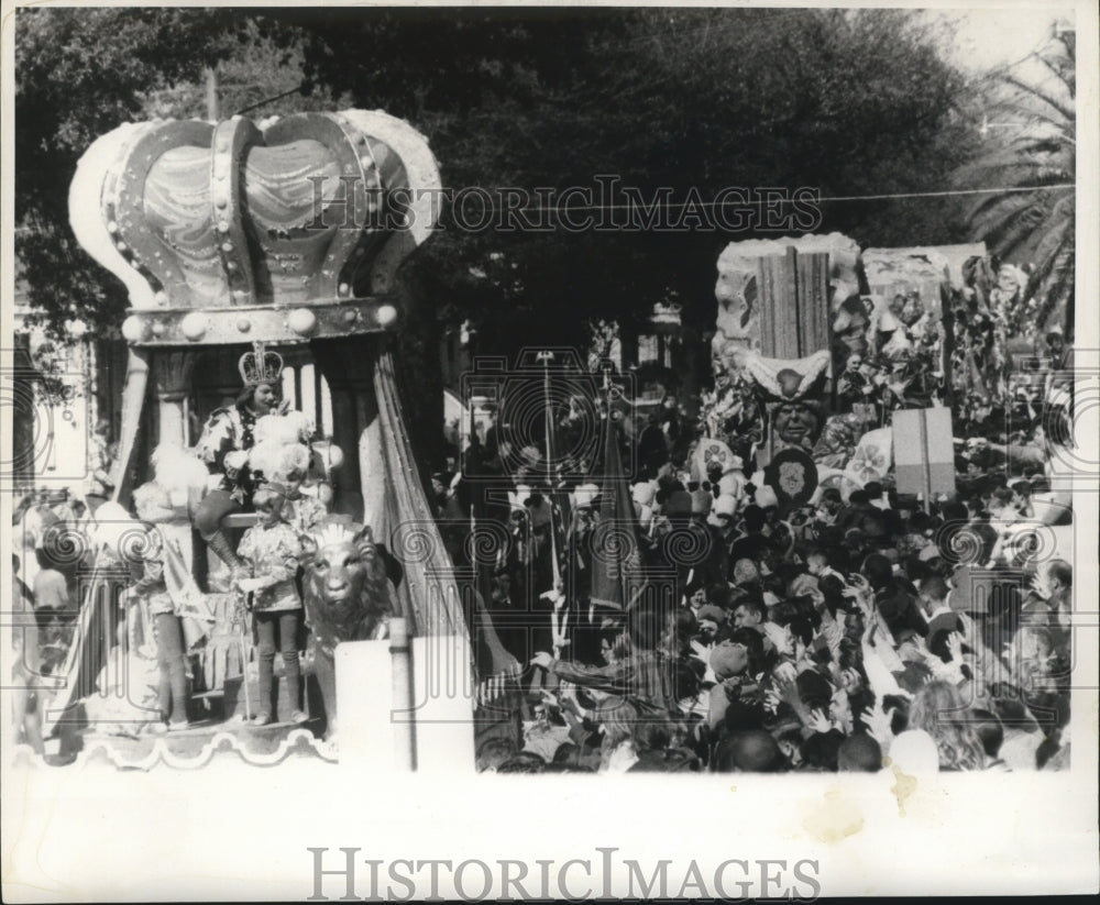 1969 Carnival Parade - Historic Images