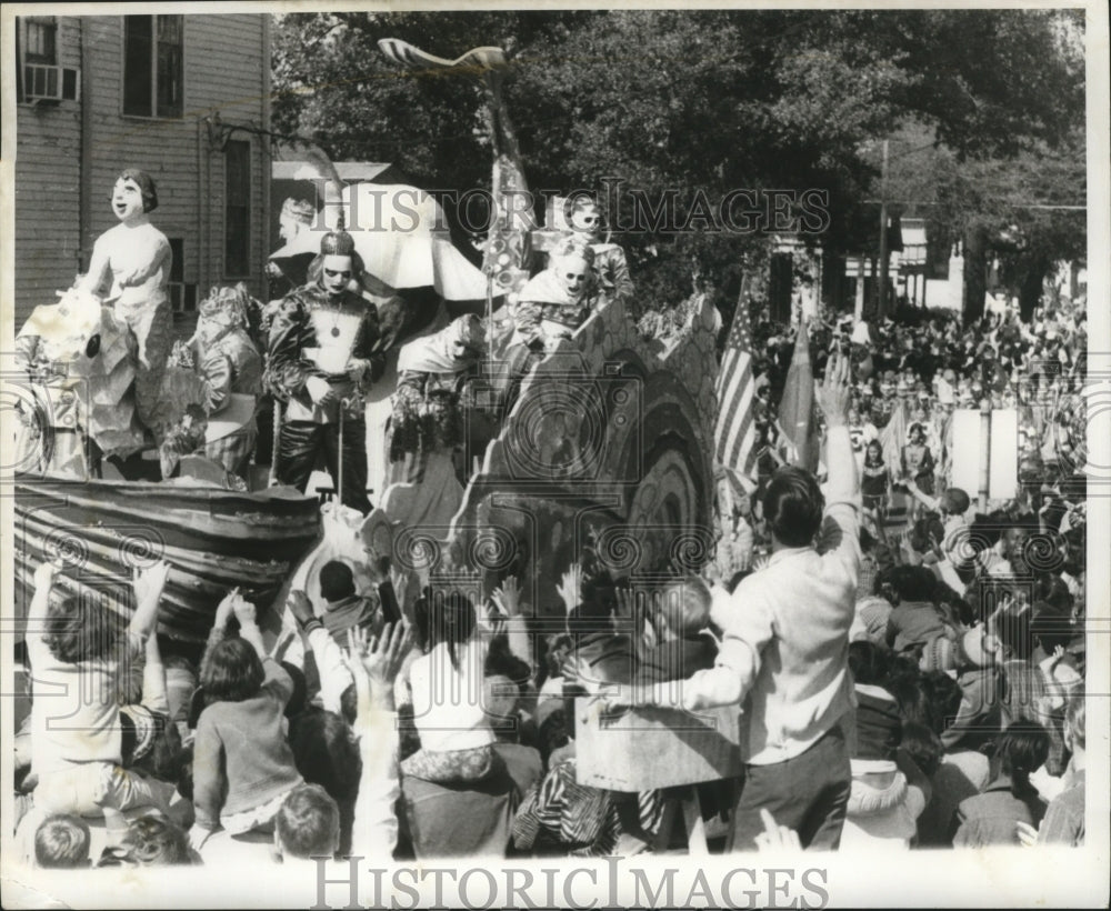 1969 Carnival Parade - Historic Images