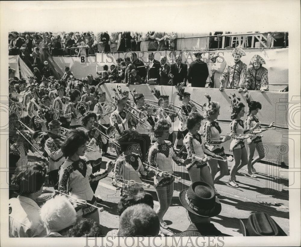 1963 Carnival Parade - Historic Images