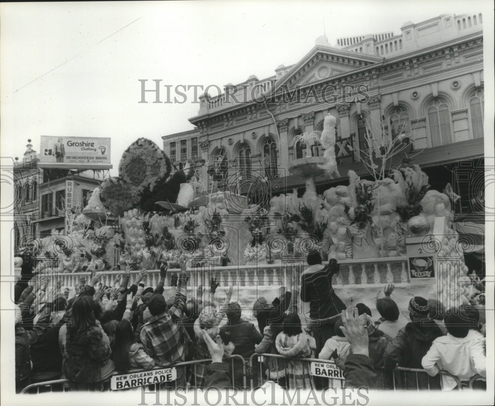 1973 Press Photo Carnival Parade- Elks Float - noca02904 - Historic Images
