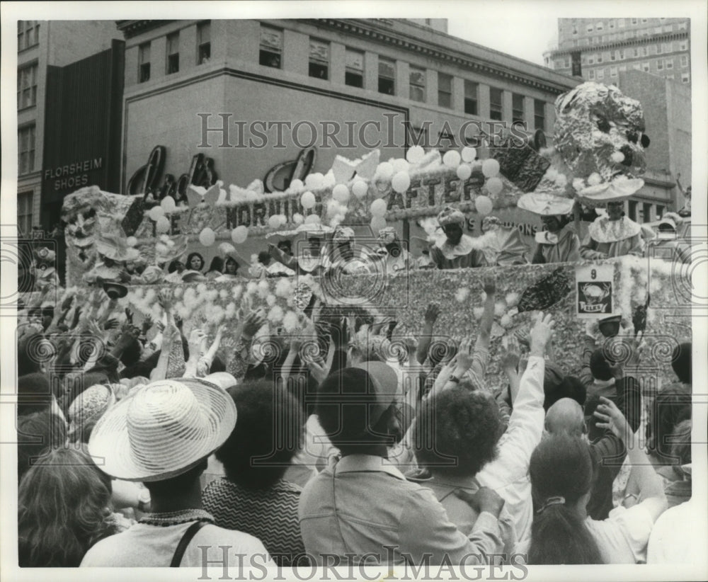 1977 Elk&#39;s Truck on Canal Street, Mardi Gras, New Orleans - Historic Images