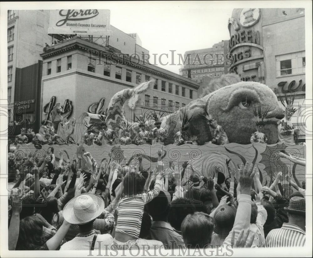 1977 Underwater Themed Elks Float, Mardi Gras, New Orleans - Historic Images