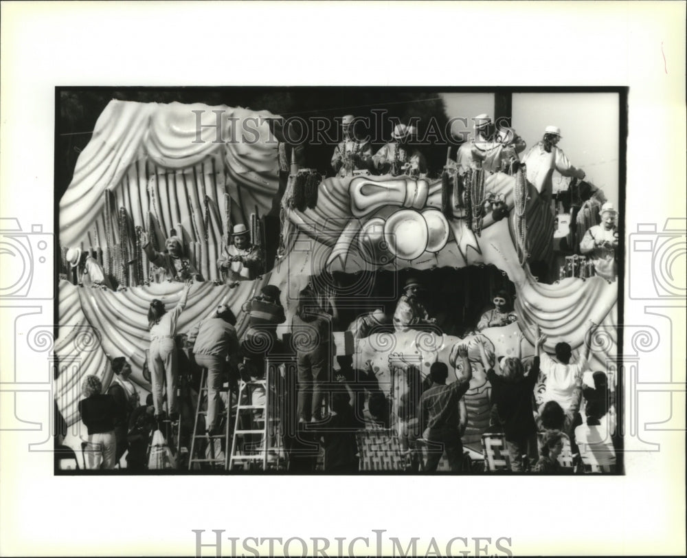 1996 Krewe of Mercury Carnival Float on Veterans Boulevard - Historic Images