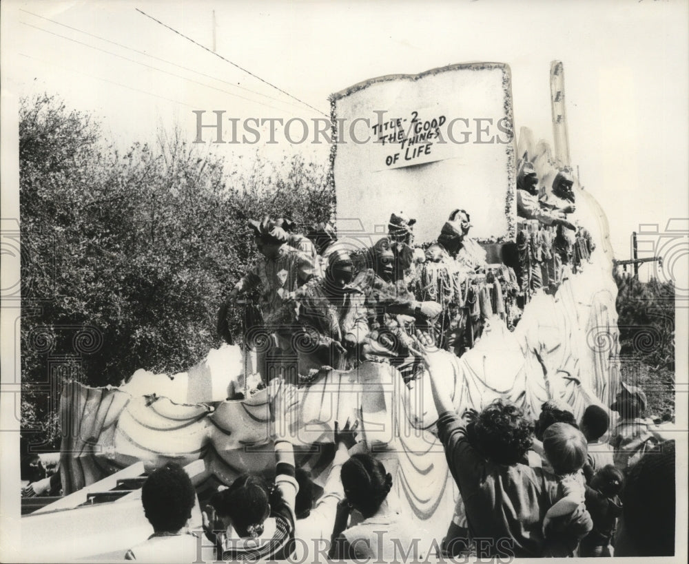 1977 King Of Nomtoc Parade Arthur Clark Sr. Leads Through Algiers - Historic Images