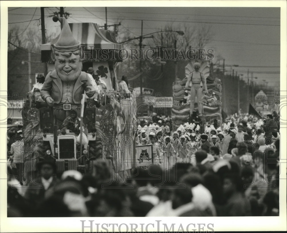 1989 Carnival Parade - Historic Images