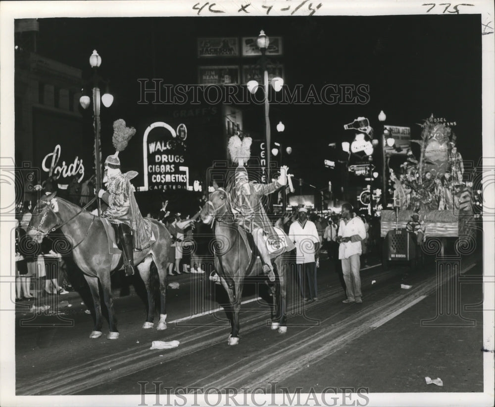 1962 Carnival Parade - Historic Images