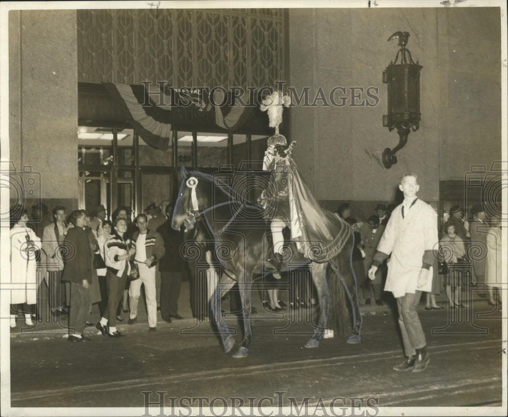 1961 Carnival Parade - Historic Images