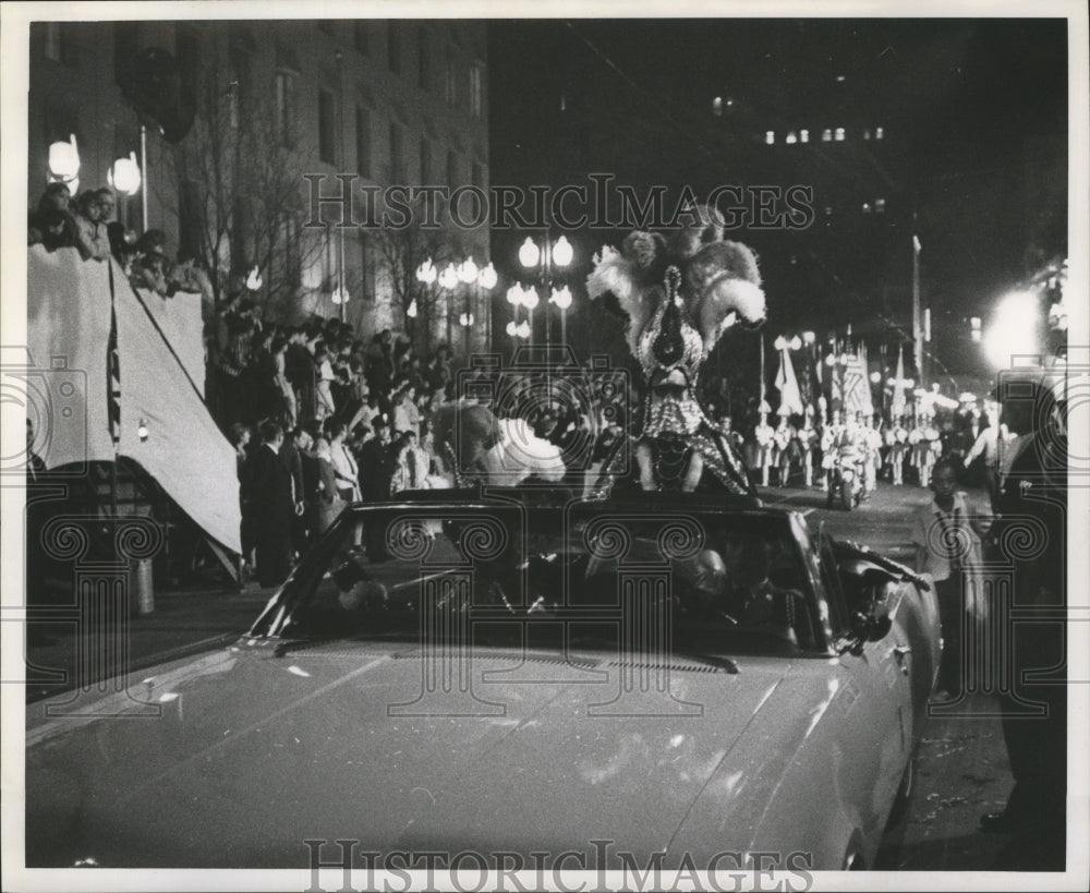 1967 Carnival Parade - Historic Images