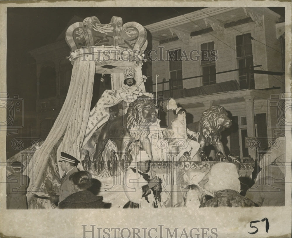 1971 Carnival Parade - Historic Images