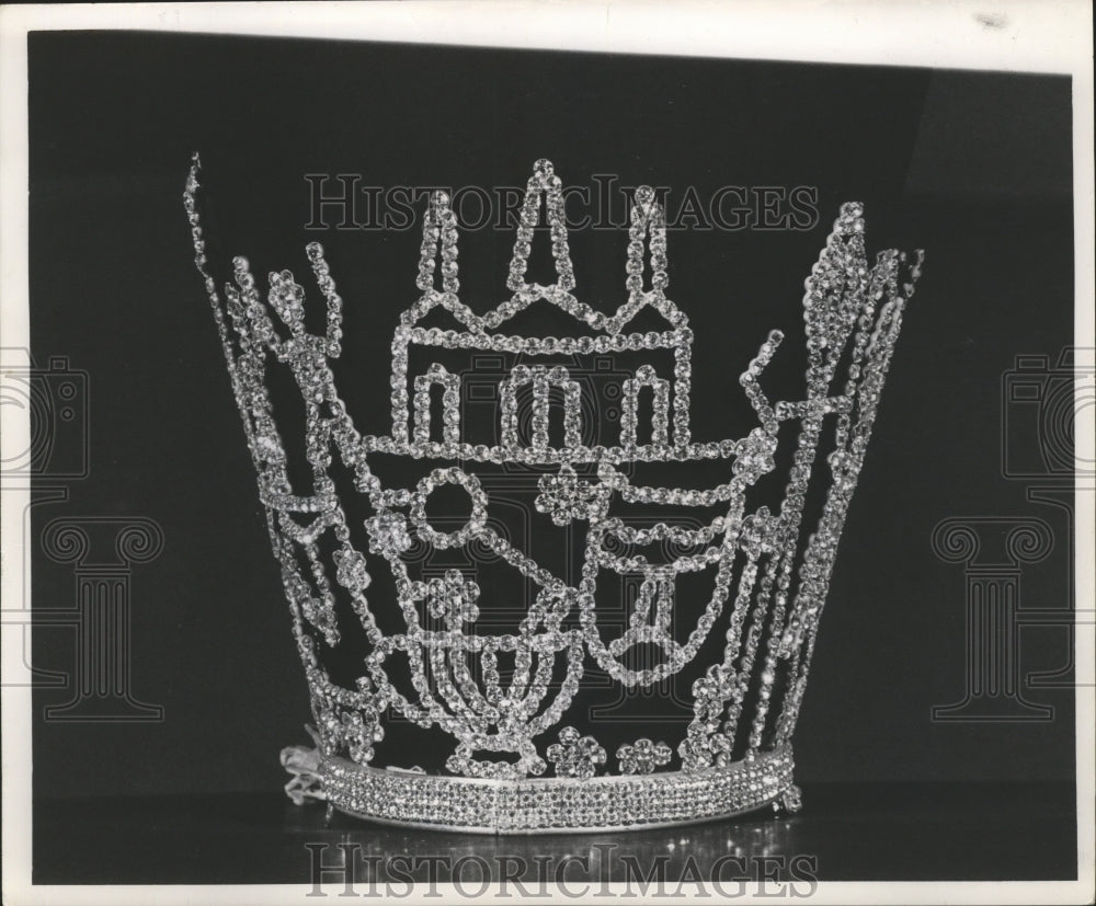 1962 St. Louis Cathedral, Key to City &amp; Mask in Carnival Crown - Historic Images