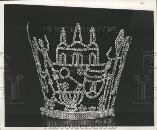 1962 St. Louis Cathedral, Key to City & Mask in Carnival Crown - Historic Images