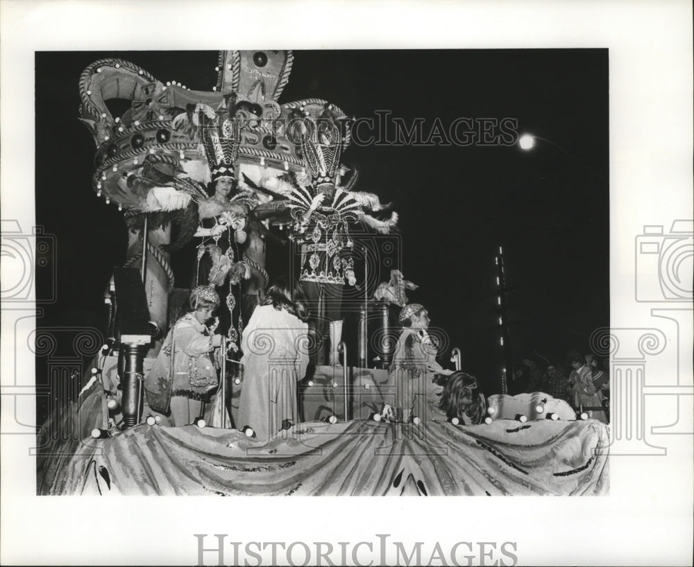 1978 Press Photo King and Queen on Mardi Gras Parade in New Orleans - noca03126 - Historic Images