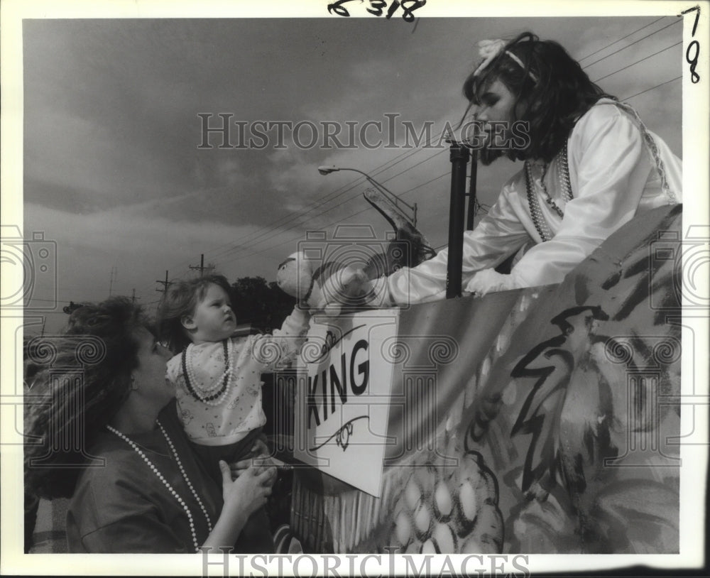 1989 Carnival Parade - Historic Images