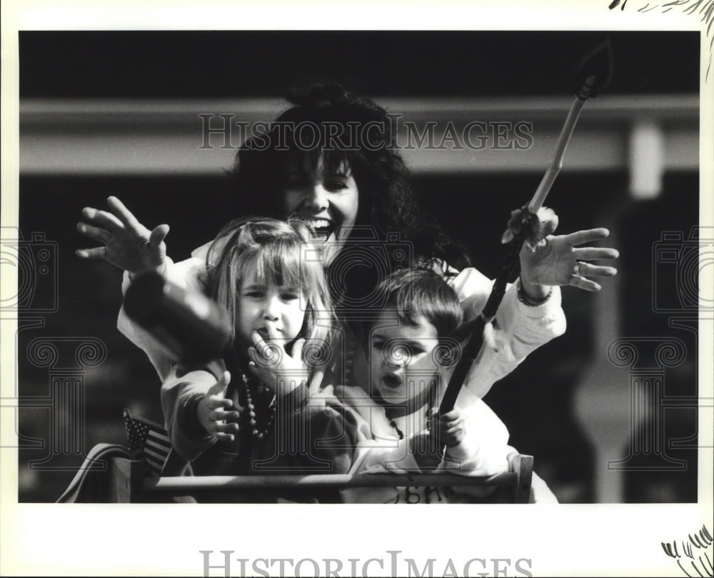 1991 Carnival Parade - Historic Images