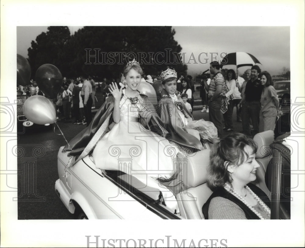 1995 Carnival Parade - Historic Images