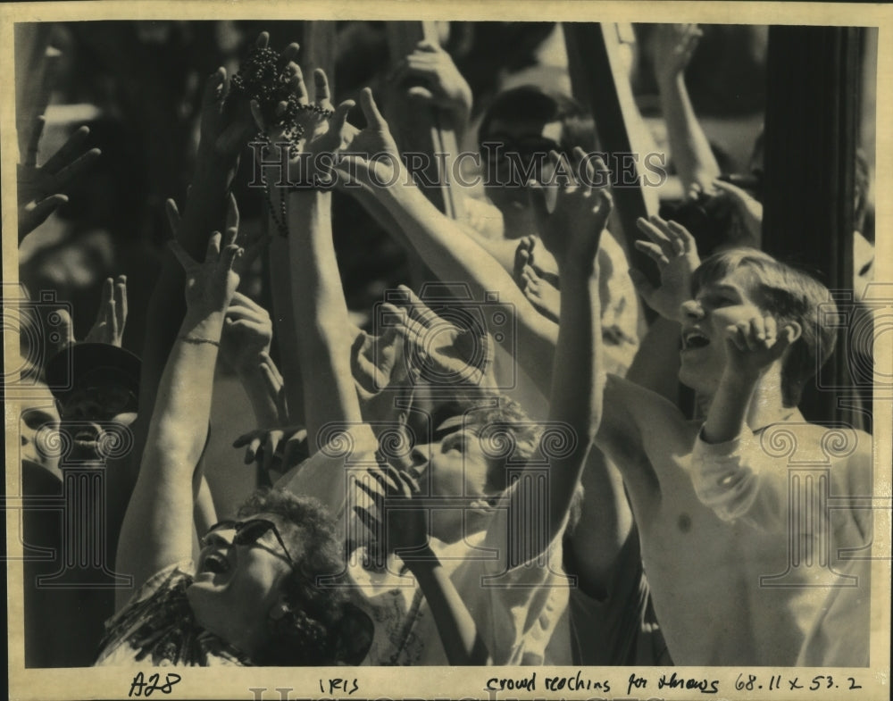 1992 Carnival Parade - Historic Images