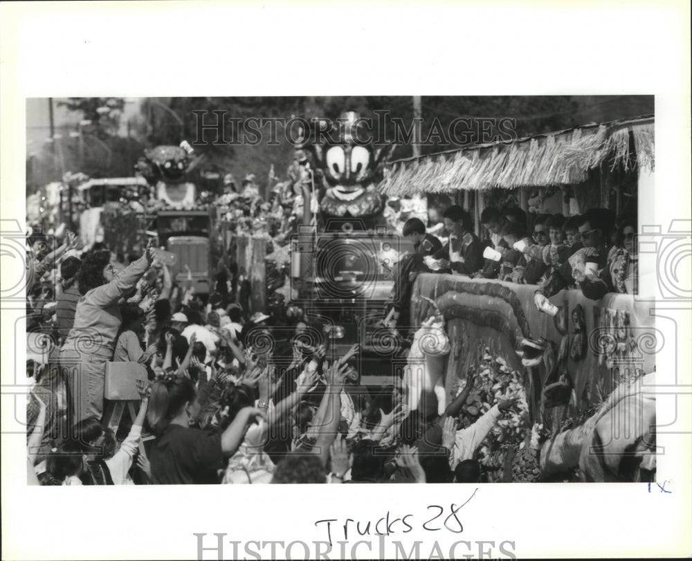 1993 Carnival Parade - Historic Images