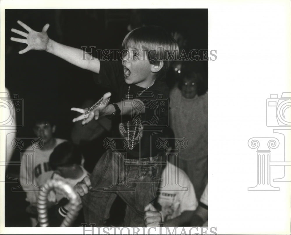 1992 Carnival Parade - Historic Images