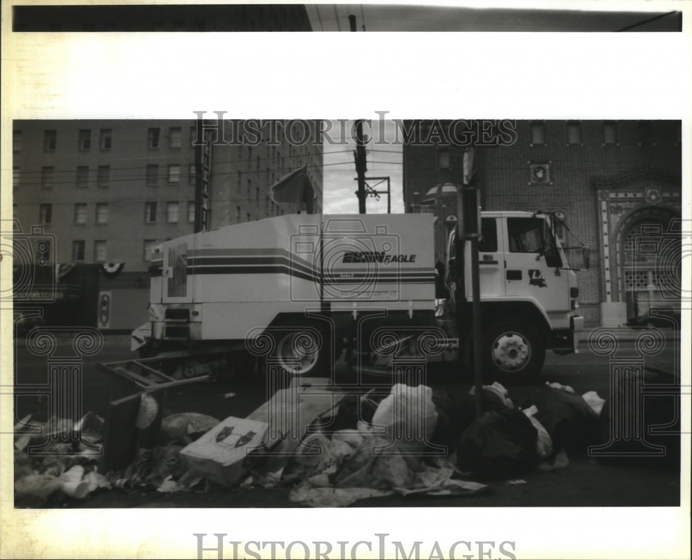 1993 Carnival Parade - Historic Images