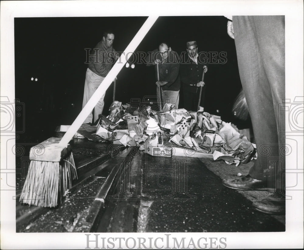 1966 Crew Cleaning Up Trash after Mardi Gras Carnival in New Orleans - Historic Images