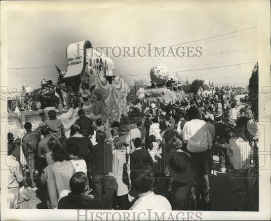 1971 Music & Songs to Remember Float in Krewe of Arabi Parade - Historic Images