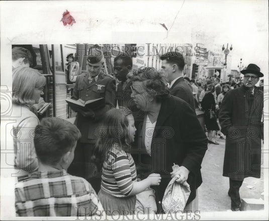 1967 Mother & Child Reunited at Marine's Bus for Lost Children - Historic Images