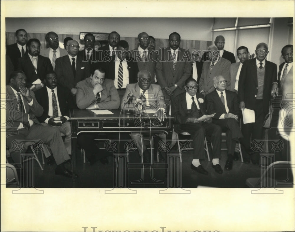 1992 Ministerial group at Carnival Ordinance Press Conference - Historic Images