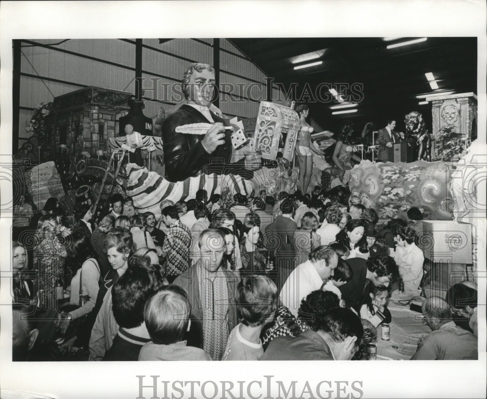 1975 Crowd Around Krewe of Argus Parade Floats at Mardi Gras - Historic Images