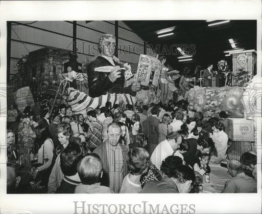 1975 Crowd Around Krewe of Argus Parade Floats at Mardi Gras - Historic Images