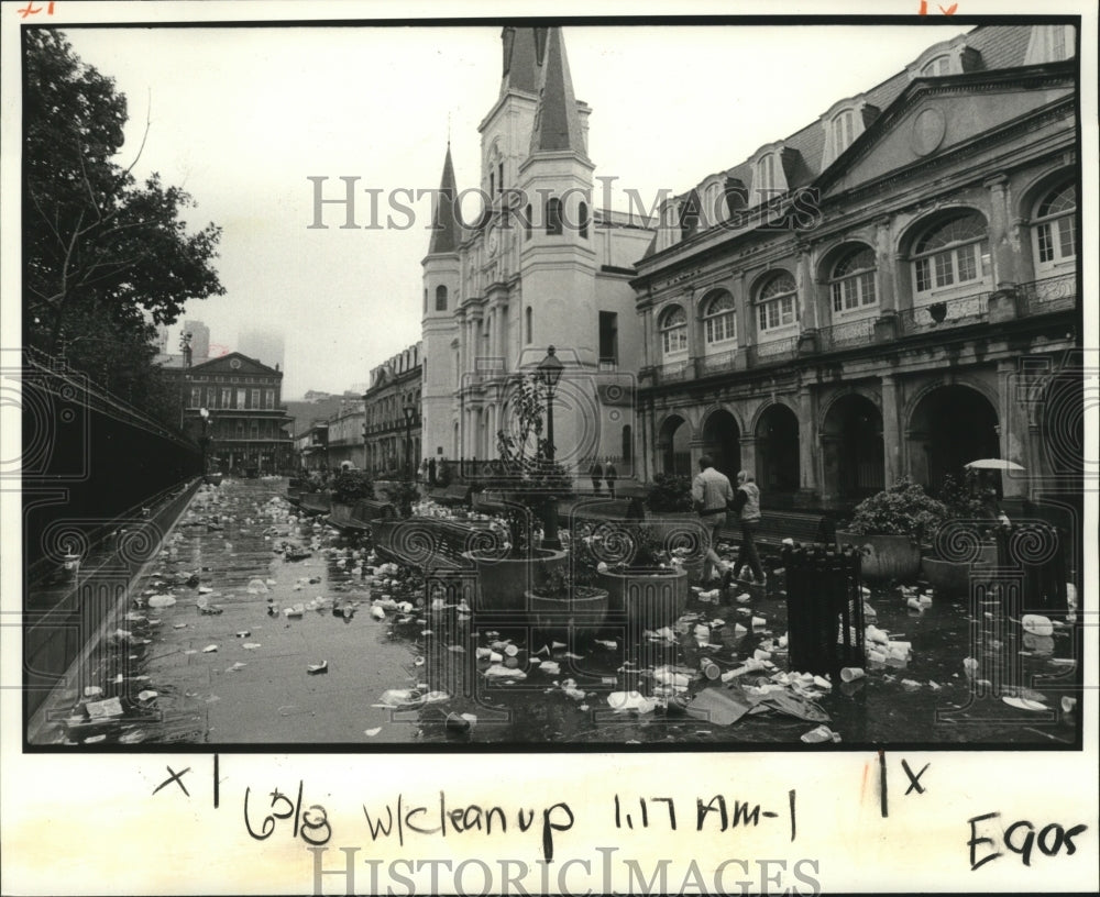 1983 Trash Fills Sidewalks Outside Jackson Square After Mardi Gras - Historic Images