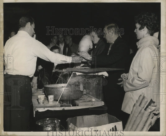 1968 Carnival vendors  - Historic Images