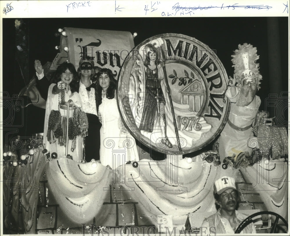 1962 Carnival Parade - Historic Images