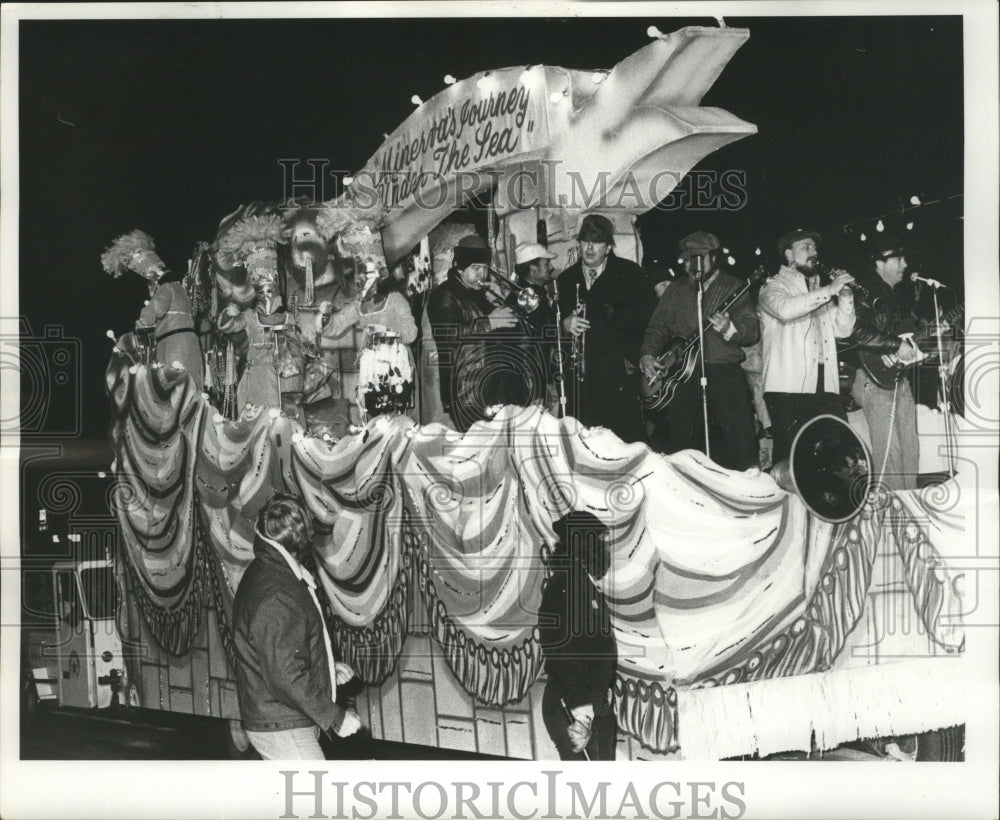 1978 Carnival Parade - Historic Images