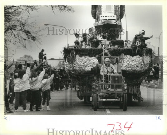 1989 Carnival Parade - Historic Images