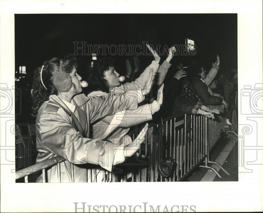 1989 Carnival Parade - Historic Images