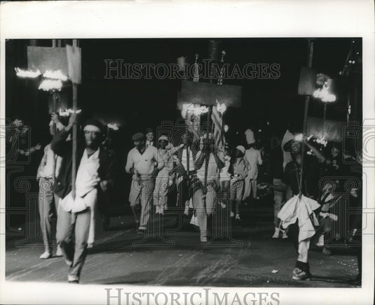 1969 Carnival Parade - Historic Images